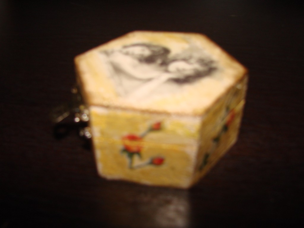 cutiuta mica ingerasi (2)